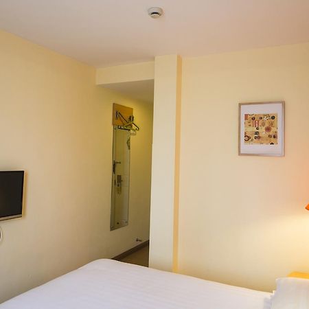 Home Inn Changchun Dajing Road Ouya Outlets Экстерьер фото