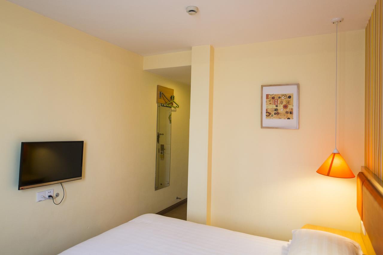 Home Inn Changchun Dajing Road Ouya Outlets Экстерьер фото